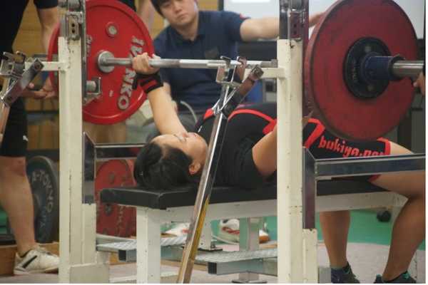 Misato at a powerlifting competition